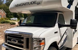 2022 Thor Motor Coach Magnitude GA22