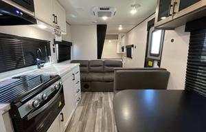 Private RV | Sleeps 8 | Clean & Fully Equipped
