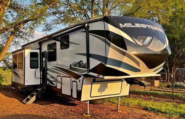 2021 Heartland Milestone 326RL