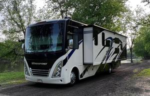 Large Luxury RV with Bunkbeds, Delivery Offered!