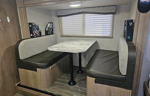 2019 21ft Winnebago with Bunks!