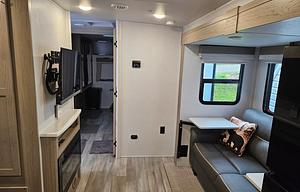 Bear Hug Retreat - Your comfy home away from home!