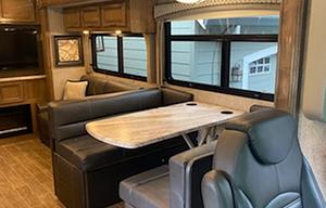 2020 Thor Motor Coach Miramar - 37.1 foot