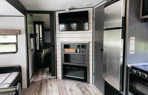 Go Explore Rentals - Bunkhouse Adventure Trailer 2022 Aspen Trail 2850BHS