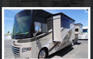 2017 Thor Motor Coach Miramar 34.4