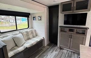 NEW 2025 Jayco Bunkhouse – Sleeps 6, Pet-Friendly