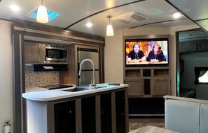 2021Crossroads Sunset Trail,  2 bathrooms, lg bunk