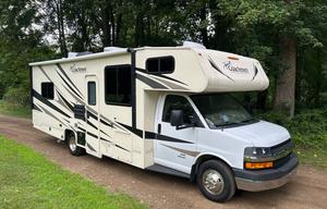 2020 27 ft Cozy Cruiser