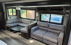 2019 Jay Flight 28BHBE RV rental photo 6