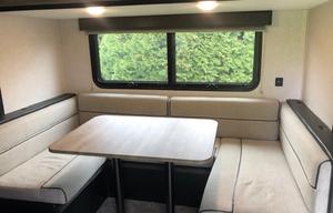 Perfect Family Get-Away 2021 Wolf Pup 17JG with Bunks