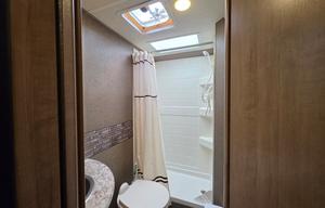 2019 Thor Motor Coach Daybreak 22DB