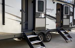 New Pearl- couples coach