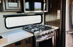 Deluxe 5th Wheel Luxury. Comfort.  Freedom.