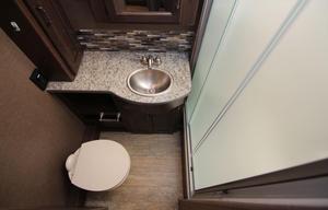 Thor Hurricane 29M | King Bed | Sleeps 6+