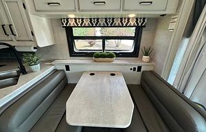 Modern Farmhouse Bunkhouse Motorhome 2022 Alante