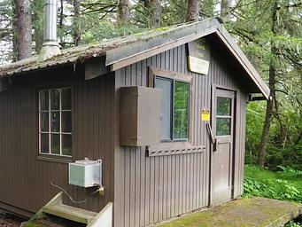 W24, Loop: AREA GUT ISLAND #2 CABIN