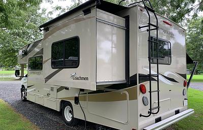 2019 Coachmen RV Leprechaun 260RS Ford 350