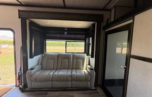 The Triton Luxe Lounge-2022 toy hauler