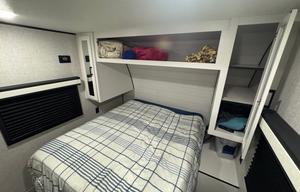 Fully Loaded NE Wisconsin Camper-Sleeps up to 10