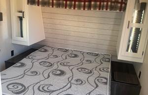 Keystone Hideout 20RDWE — Easy Tow Sleeps 5