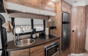 Luxury Mercedes RV – Sleeps 5