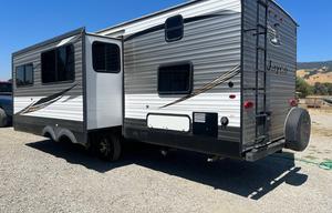 Sleeps 10 Travel Trailer - 2018 Jayco Jay Flight