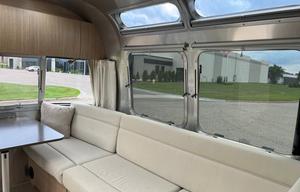 "Sky Glider" Airstream Flying Cloud 25FB