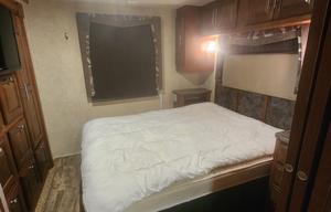 Luxury Georgetown 351DS Class A RV Rental!