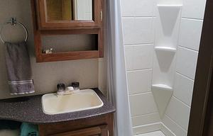 MoJo's 2018 Coachmen Freedom Express 29SE Sleeps 9