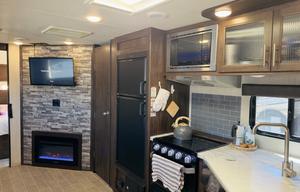 New RV. Sleeps 9! Unlimited Miles! Generator.