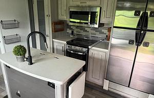 2021 Keystone RV Montana High Country 364BH RV rental photo 11