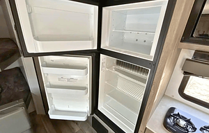 Lightweight 23ft Family Camper | Sleeps 7