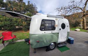 Easy to Tow Vintage Trailer (Happier Camper HC1)