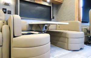 Beautiful luxury RV is Kid and Pet friendly!