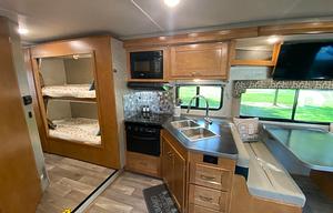2019 Winnebago Minnie Winnie 31G *Pet Friendly!*
