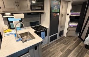 Delivery-Setup included | Sleeps 8 | Starlink WiFi