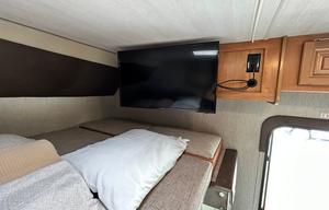 KOURTNEY 2019 NeXus RV Phantom 25P