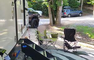 Clean & Spacious Bunkhouse Camper w/ Delivery