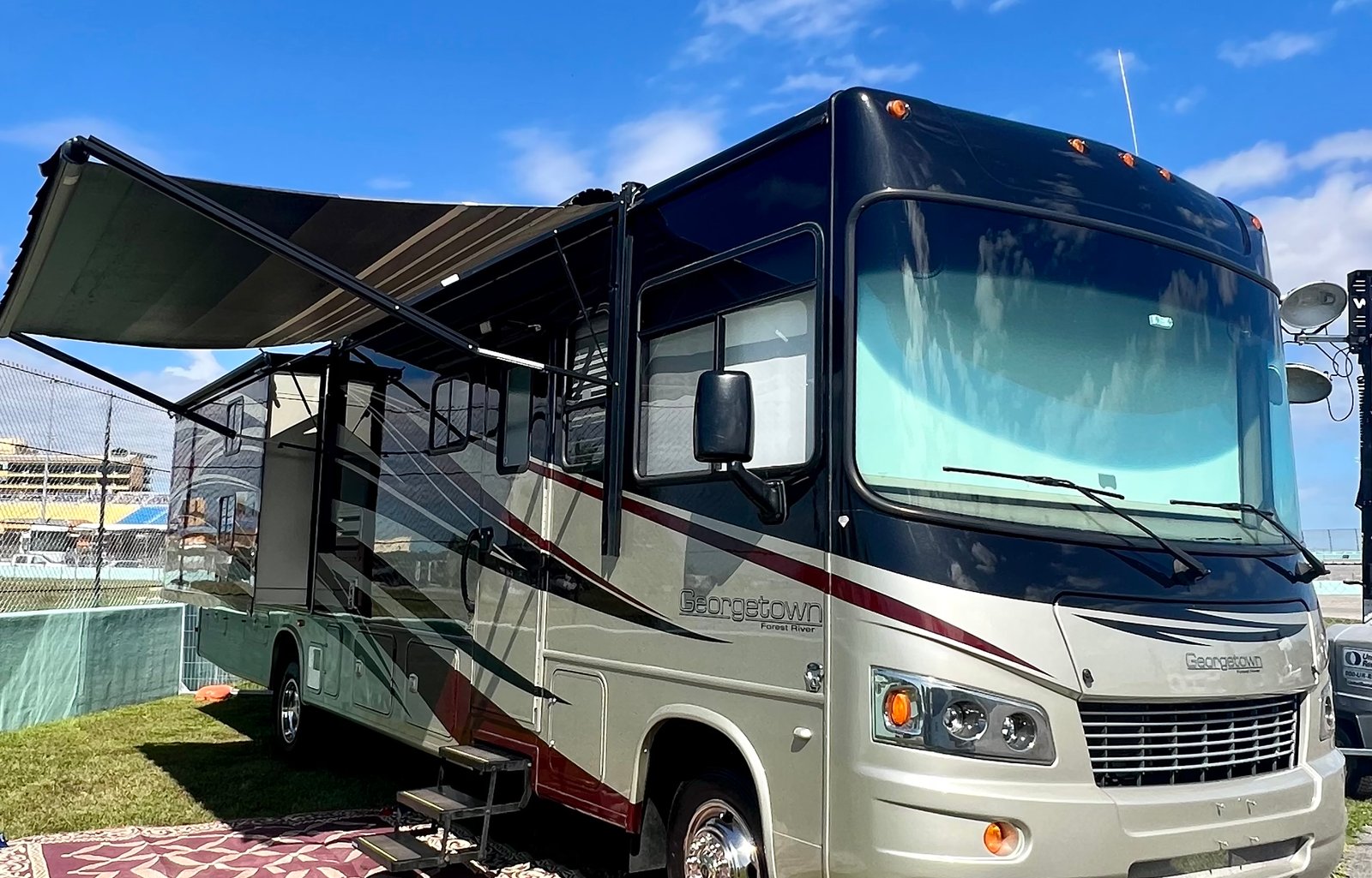 MEET “DAKOTA” OUR FAMILY FUN RV