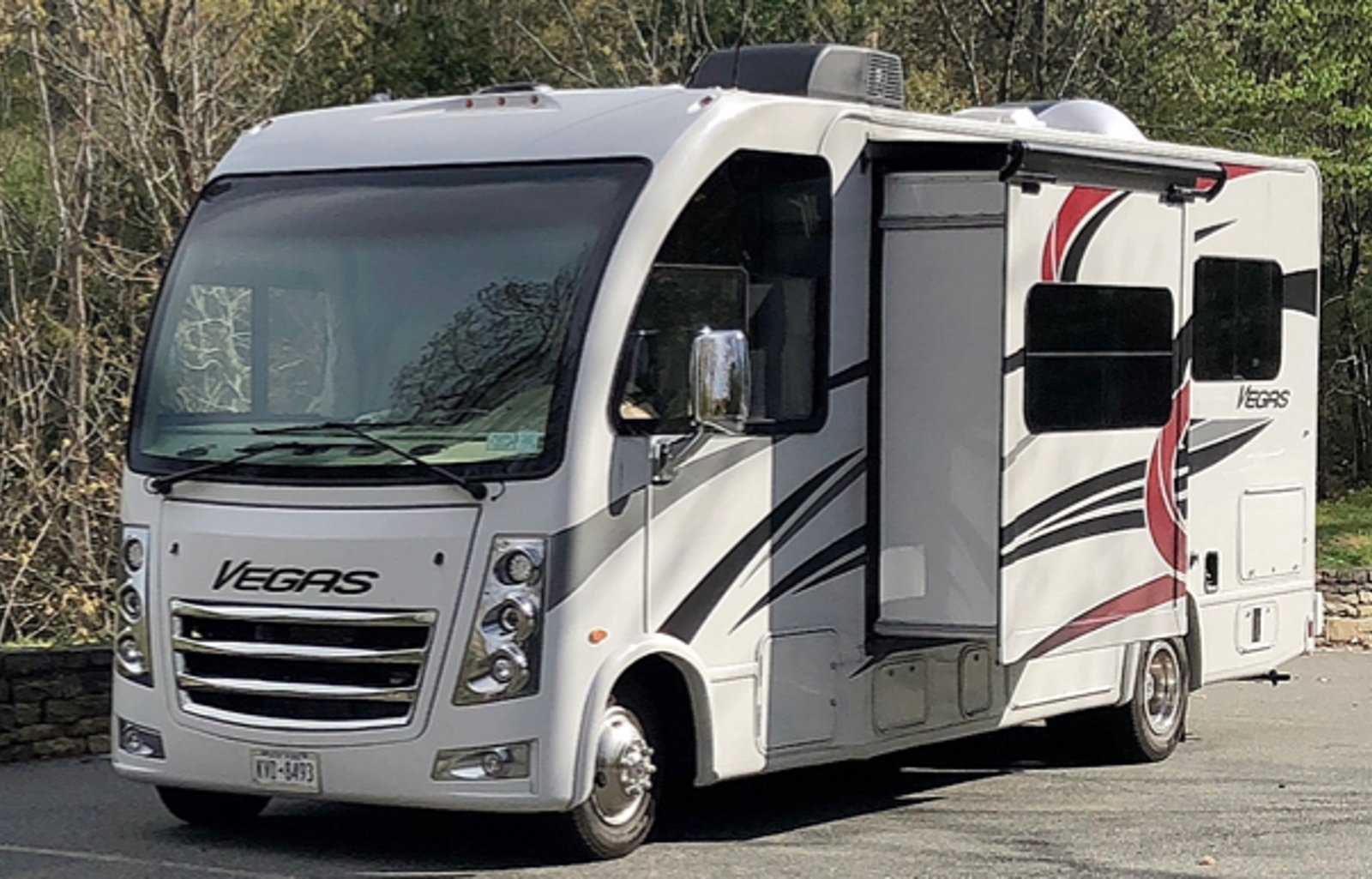 2022 Thor Motor Coach Vegas 24.1 Sleeps 6!