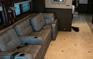 2012 Fleetwood RV Expedition 38S RV rental photo 4
