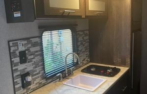 2021 Dutchmen RV Coleman Lantern Series 17BH