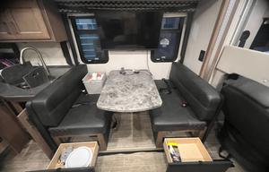 2023 Thor Motor Coach Outlaw 38MB