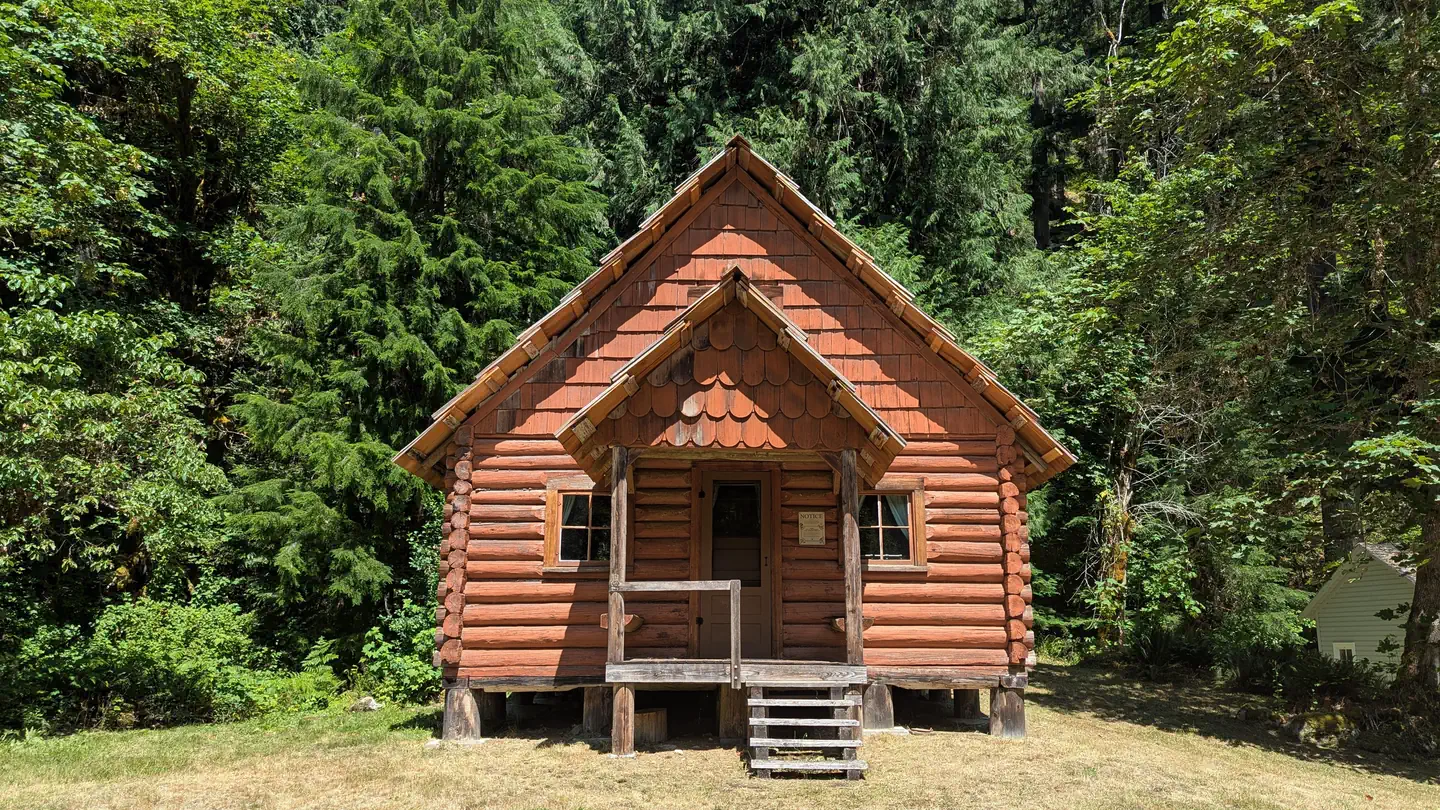 Suiattle Guard Station