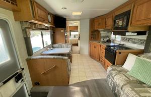 2000 Four Winds RV Hurricane 32A