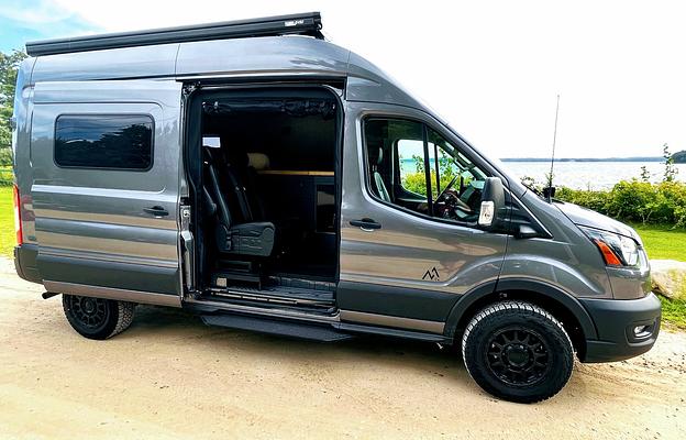 4x4 Adventure Van, Off-Grid Electric, Heat & AC!