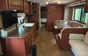 Windwaker - Eugene’s Roomy and Cozy Motorcoach