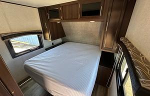 Sleeps 10 Travel Trailer - 2018 Jayco Jay Flight