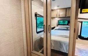 2022 Thor Four Winds 31E (with Bunkhouse)