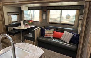 2021 Coachmen Catalina Legacy Edition travel trailer 38 ft